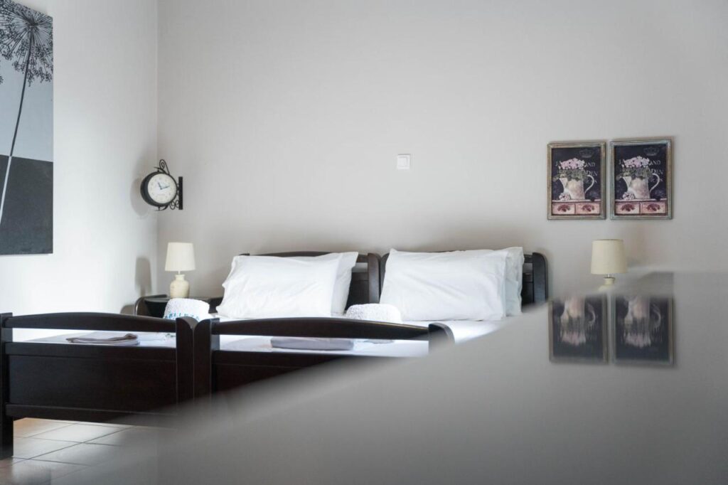 Twin bedroom